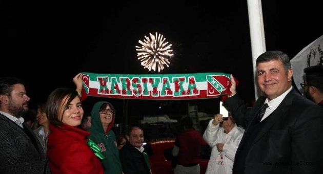 Dünya Karşıyakalılar Günü’ne muhteşem kutlama!