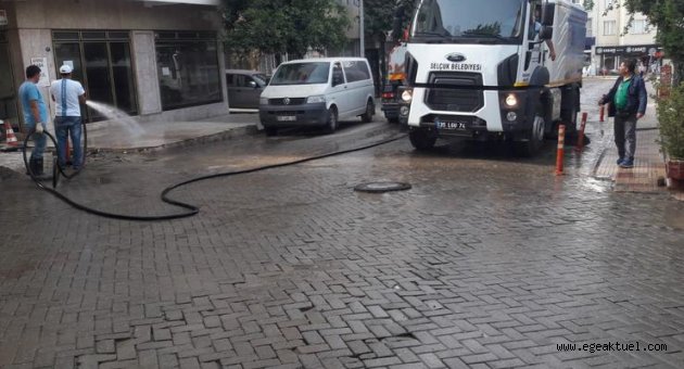 Efes Selçuk Belediyesi’nden Bayram Temizliği 