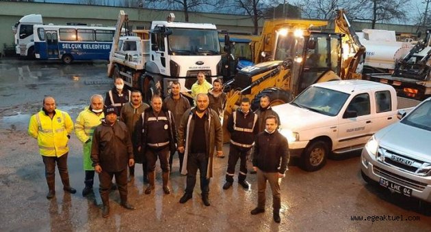 Efes Selçuk’ta belediye ekipleri sabaha kadar iş başındaydı