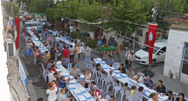 Ege Mahallesi sakinleri iftarda buluştu
