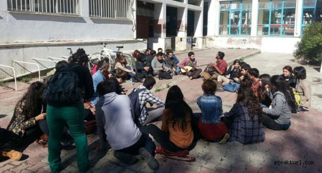 Ege Üniversitesi'nde Ankara anmasına polis müdahalesi