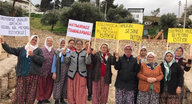 Eğlenhocalı meydanını istiyor!