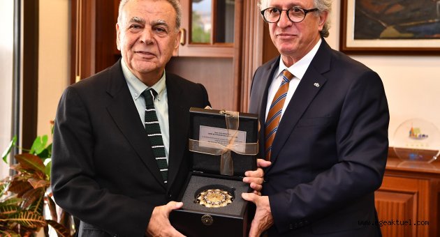 "Ekonomi sadece para demek değil; moral de çok önemli"