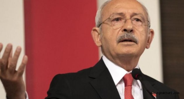 Emekli amirallere kelepçe taktılar