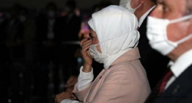 Emine Erdoğan gözyaşlarını tutamadı