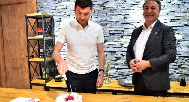 En genç Başkan’a doğum günü sürprizi