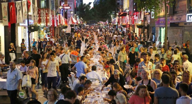 En kalabalık iftar 'Kadir Gecesi'nde!