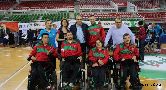 Engeller ‘boccia’ ile aşılıyor
