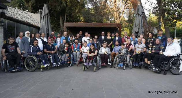 Engelsiz raketler kupalarını aldı