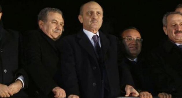 Eski bakandan olay yaratan mesaj