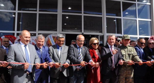 Expomen Agro Hayvancılık, Et ve Süt Teknolojileri, Tarım ve Çiftlik Ekipmanları Fuarı kapılarını muhteşem bir törenle açtı.