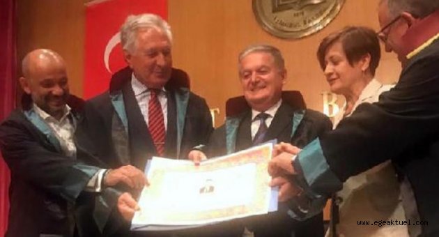    FETÖ mağduru eski askeri hakim ve savcı Ahmet Zeki Üçok, avukat oldu