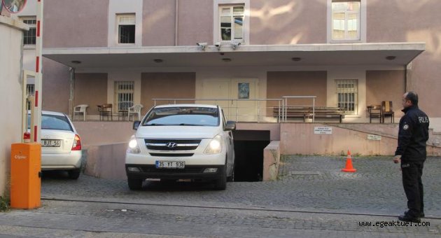 FETÖ'nün beyin takımlarından Bekmezci İzmir'de tutuklandı