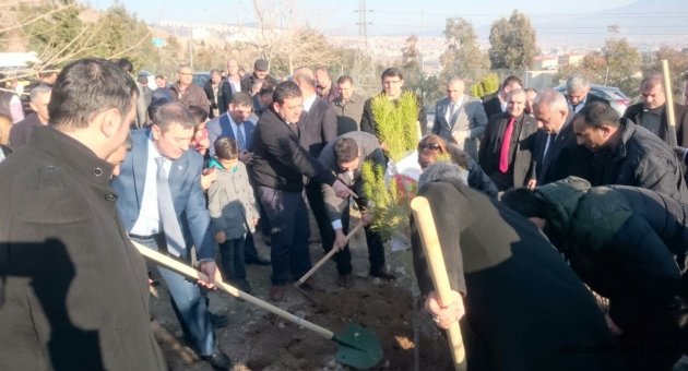   Fidanlar Çakıroğlu Anısına Dikildi