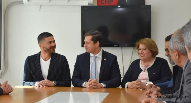Foça CHP, İl Başkanı Deniz Yücel’i ziyaret etti