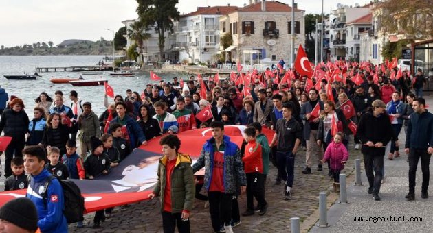Foça, İdlib şehitlerimiz için yürüdü