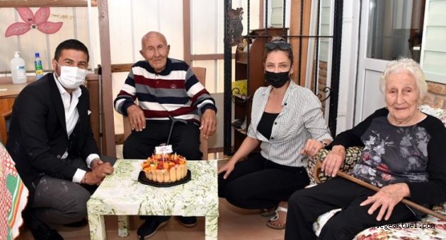 Foça’nın Asırlık Çınarı