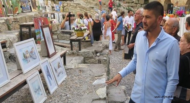 Foça'da 'Yaz Resim Sergisi' açıldı