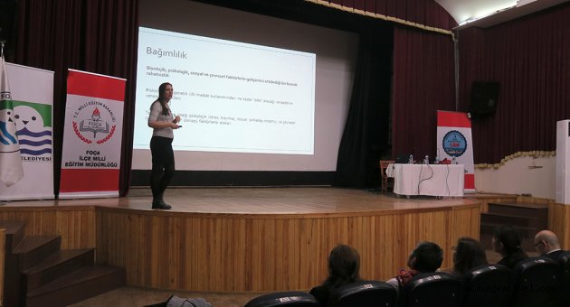  Foça'da Madde Bağımlılığı İçin Farkındalık Söyleşisi