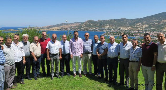 Foça'nın muhtarları 'çözüm' için toplandı