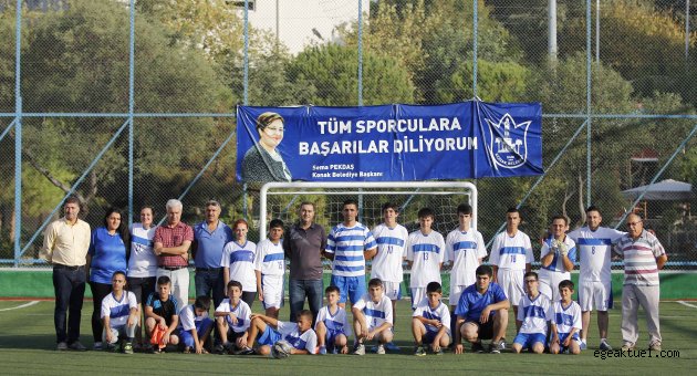 Futbol aşkı engel tanımadı 