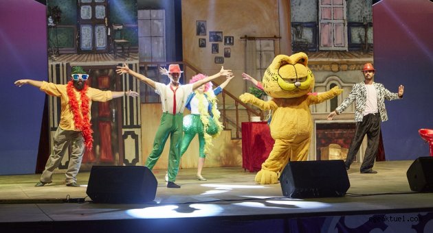 Garfield İle Çocuklar Çok Eğlendi