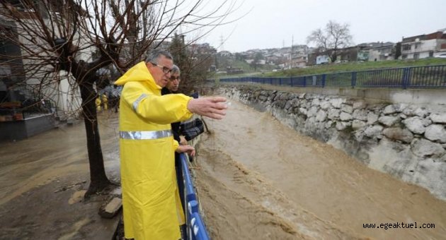 Gaziemir Belediyesi afetin izlerini siliyor