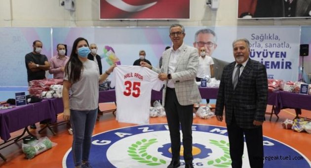 Gaziemir Belediyesi’nden amatör spor kulüplerine malzeme desteği