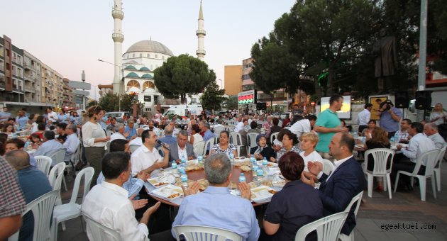 Gaziemir’de Ramazan Ayı’nın son iftarı