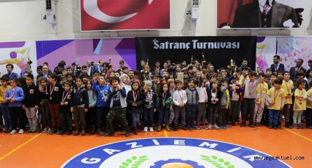 Gaziemir’de satranç heyecanı