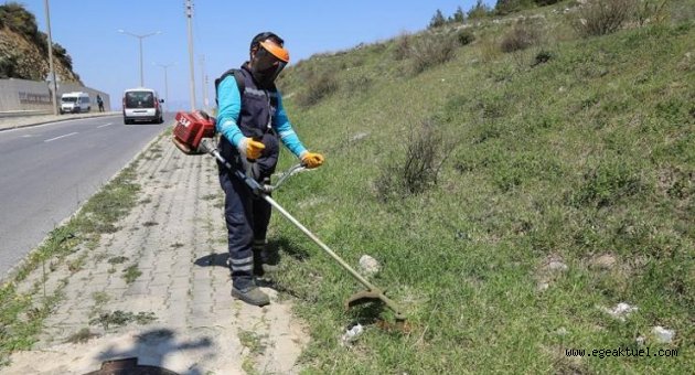 Gaziemir’in parklarında bahar hazırlığı