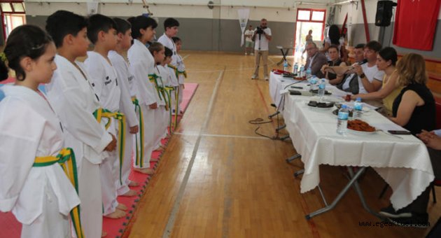 Gaziemir’in taekwondocularından kuşak mücadelesi
