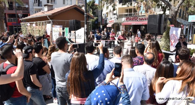 Geçmişin şarkıları Küçükpark’ta dile geldi
