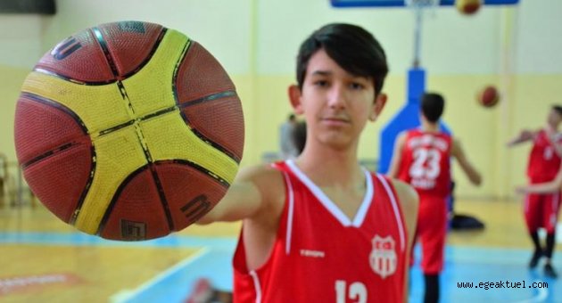 Geleceğin basketçileri Torbalı'da yetişiyor