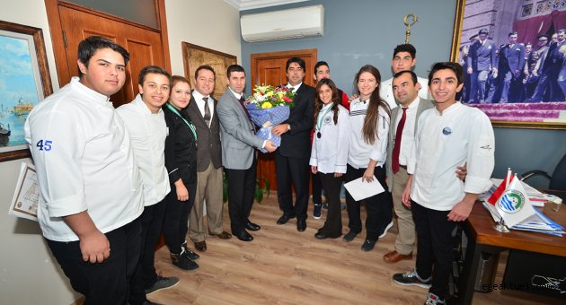 Genç aşçılar Foça’nın gururu oldu