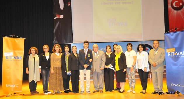 Genç kitvak tanıtım toplantısı özel EGE lisesinde yapıldı