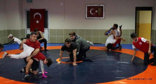 Genç ve başarılı güreşçiler Karabağlar’da yetişecek