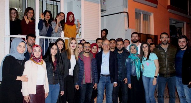 Gençlerin seçme hakkı varsa seçilme hakkı da olmalı”