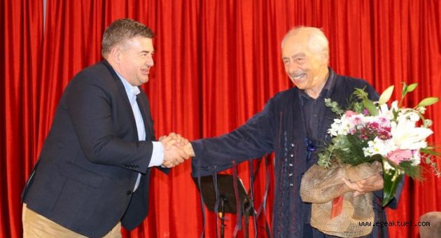 Genco Erkal Çeşme’de “Merhaba” dedi