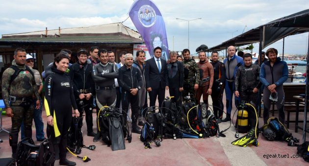 Gönüllü dalgıçlar Aliağa’da su altı temizliği yaptı