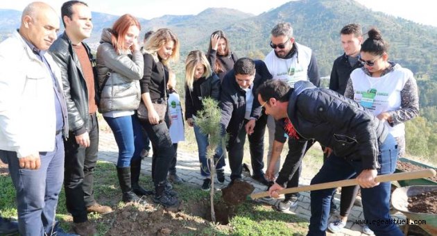 Gönüllülerden fidan seferberliği
