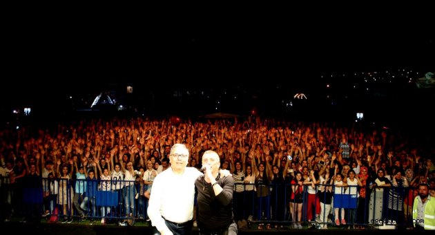 Gripin’den Bayındır’da Muhteşem Konser