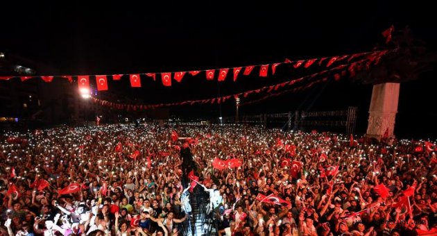 Gündüzü başka, gecesi başka güzel