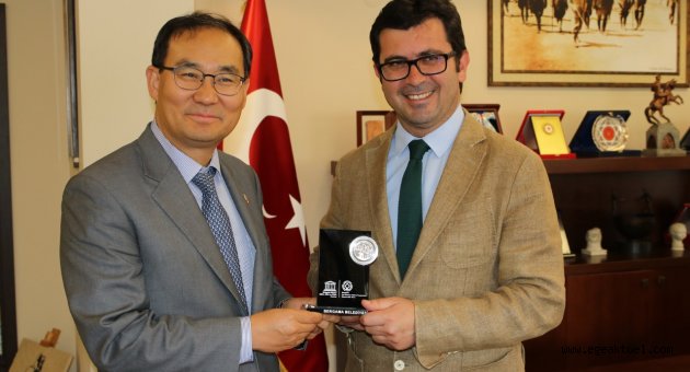 Güney kore büyükleçisi Bergama’yı ziyaret etti 