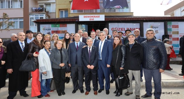 Güzelbahçe Demokrasi Evi’ne miting gibi açılış