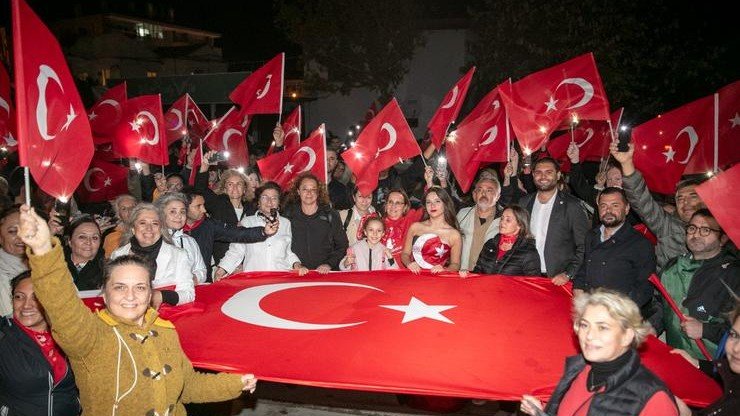 Güzelbahçe’de Cumhuriyetin 103. Yılı Coşkuyla Kutlandı