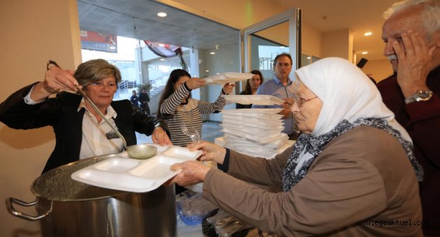 Güzelbahçe'de ilk iftar yemeği verildi