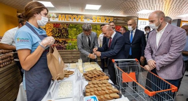 Halkın Bakkalı Menemen’de açıldı