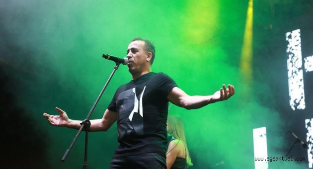 Haluk Levent'ten İzmir'de muhteşem konser