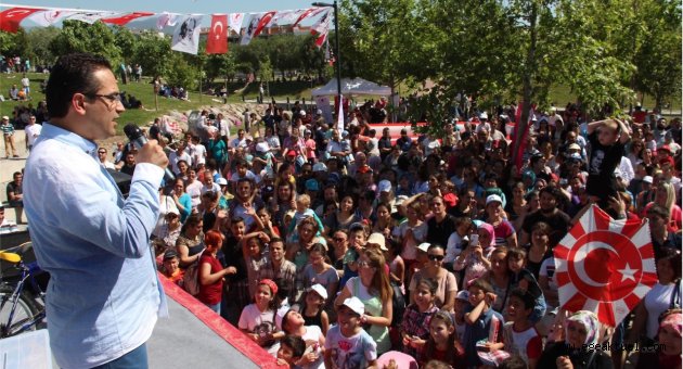 Haydi Çocuklar Uçurtma Şenliğine